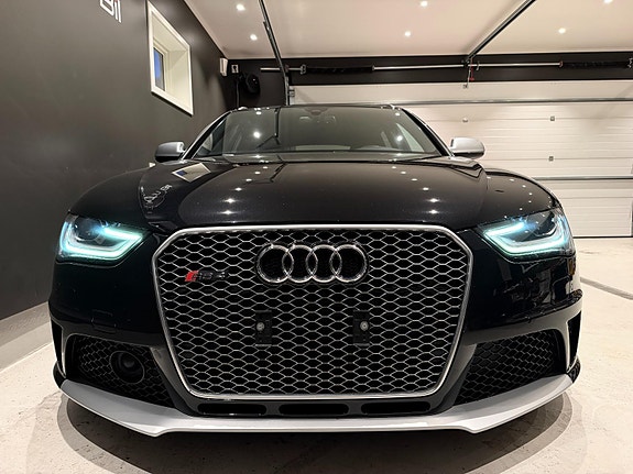 Audi RS4 12 of 30