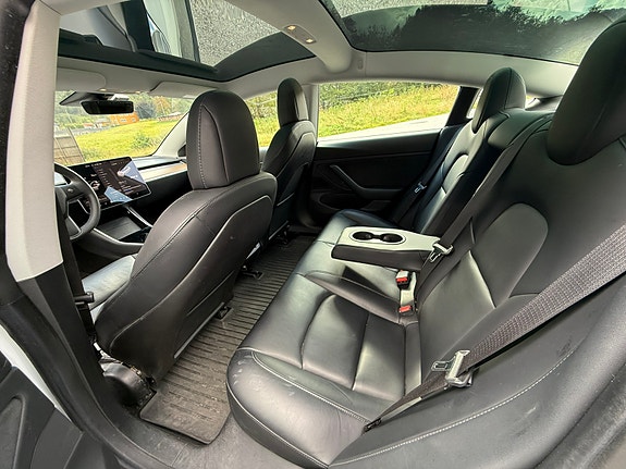 Tesla Model 3 9 of 9