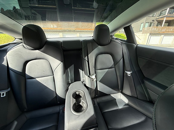 Tesla Model 3 6 of 9