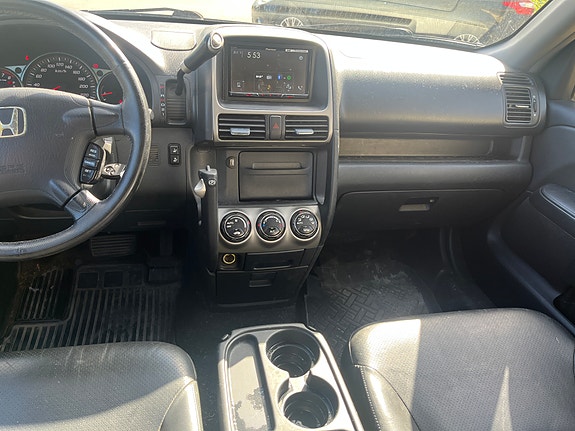 Honda CR-V 15 of 27