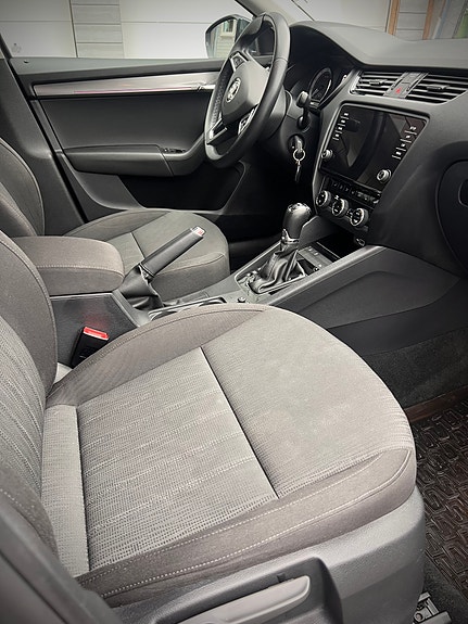 Skoda Octavia 14 of 27