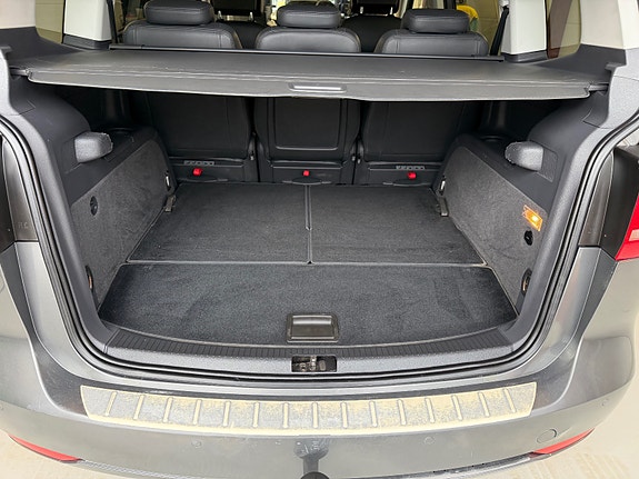 Volkswagen Touran 12 of 30