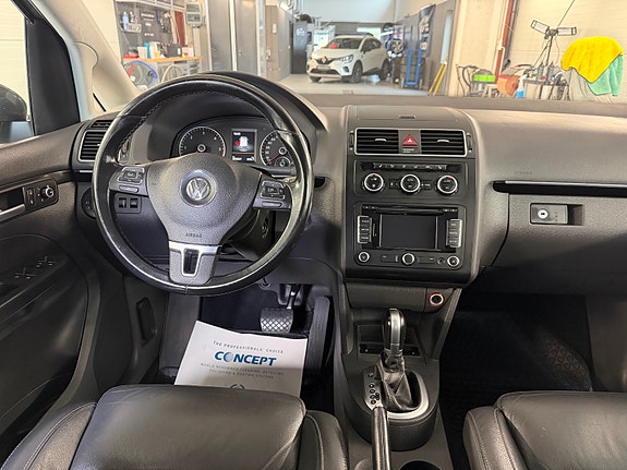 Volkswagen Touran 14 of 30