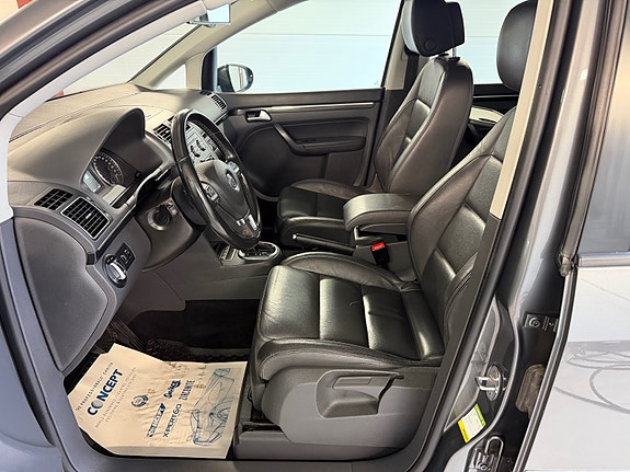 Volkswagen Touran 16 of 30