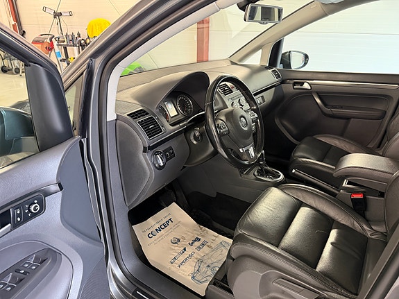 Volkswagen Touran 21 of 30