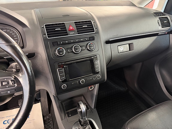 Volkswagen Touran 24 of 30