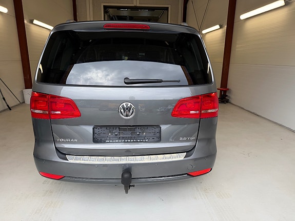 Volkswagen Touran 8 of 30