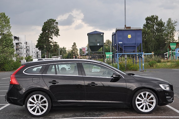 Volvo V60 5 of 28