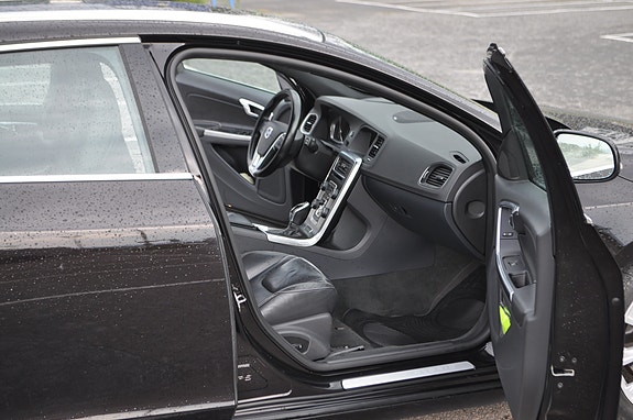 Volvo V60 14 of 28
