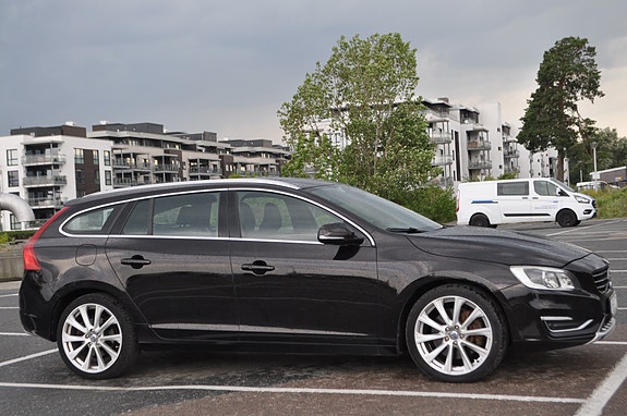 Volvo V60 4 of 28