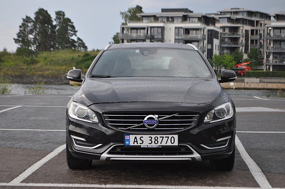 Volvo V60 2 of 28