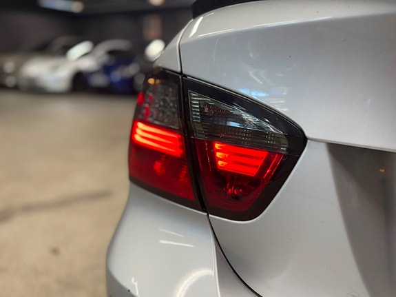 BMW 318d 8 of 15