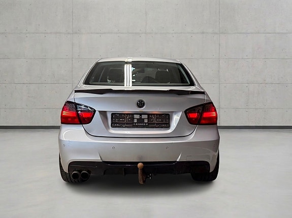 BMW 318d 6 of 15
