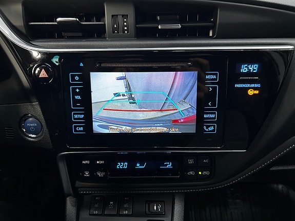 Toyota Auris 21 of 30