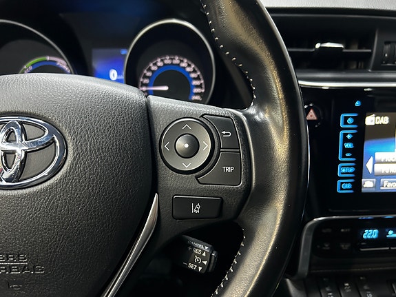 Toyota Auris 15 of 30