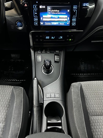 Toyota Auris 28 of 30