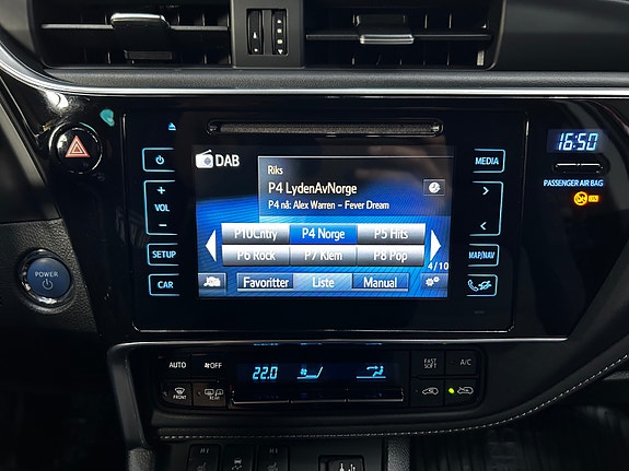 Toyota Auris 24 of 30