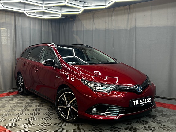 Toyota Auris 2 of 30