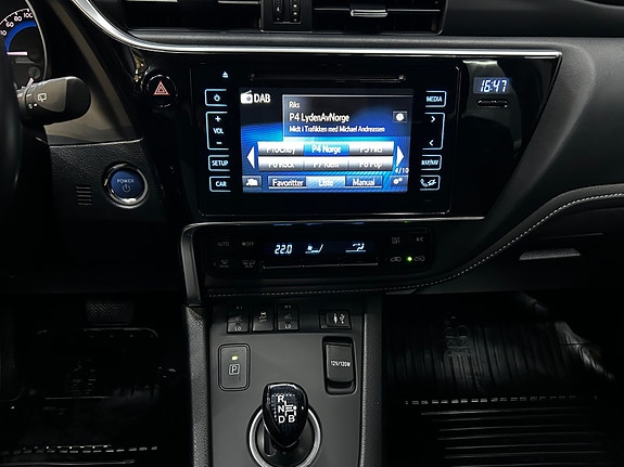 Toyota Auris 27 of 30