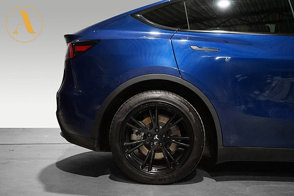 Tesla Model Y 30 of 30