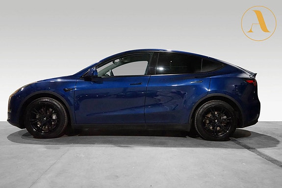 Tesla Model Y 5 of 30