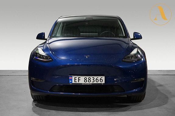Tesla Model Y 4 of 30