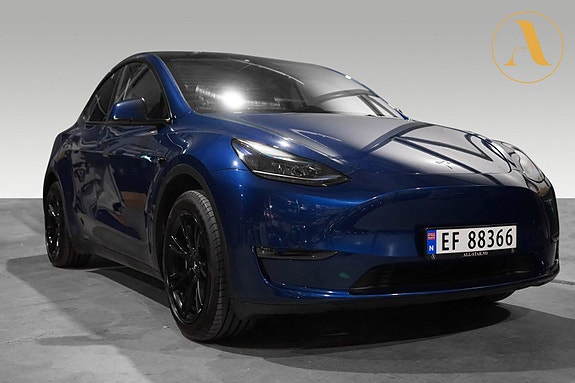 Tesla Model Y 3 of 30