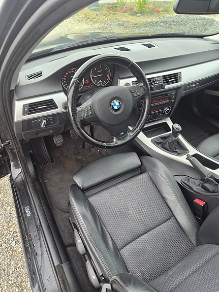 BMW 320d 8 of 15