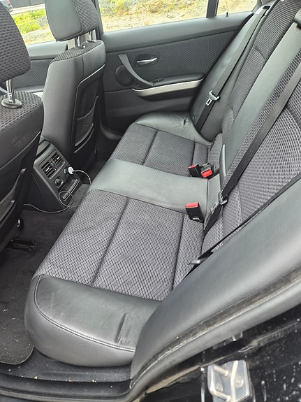 BMW 320d 10 of 15