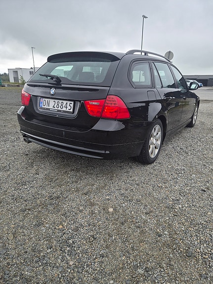 BMW 320d 5 of 15