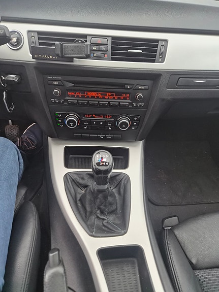 BMW 320d 15 of 15