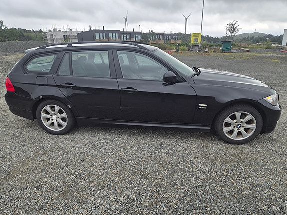 BMW 320d 4 of 15