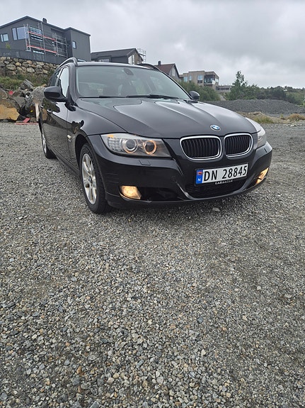 BMW 320d 3 of 15