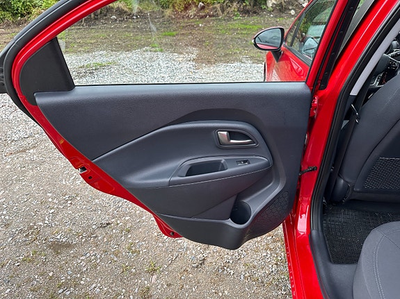 Kia Rio 10 of 16