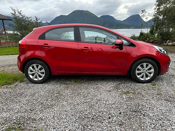 Kia Rio 7 of 16