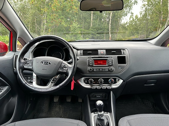 Kia Rio 12 of 16