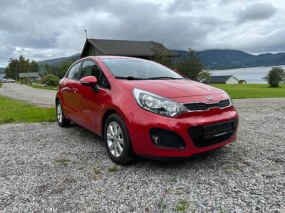 Kia Rio 8 of 16