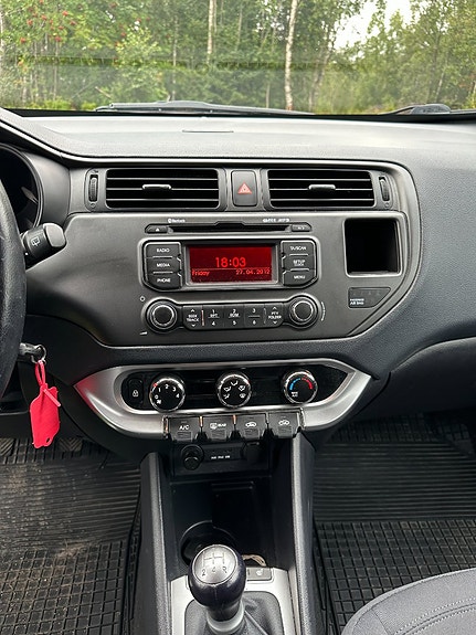 Kia Rio 15 of 16