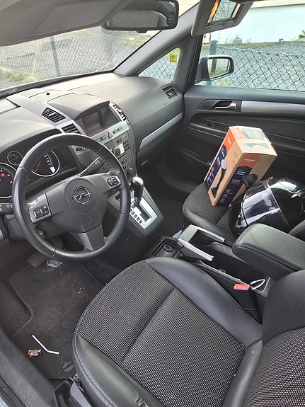 Opel Zafira 9 of 10