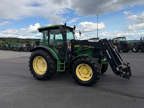 John Deere 5820 25 of 30