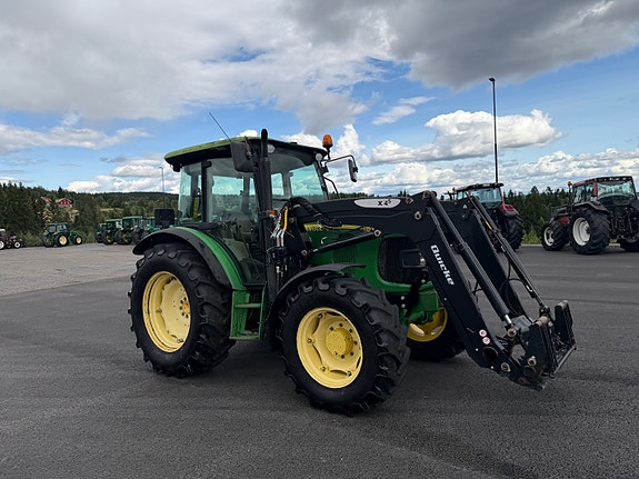 John Deere 5820 26 of 30