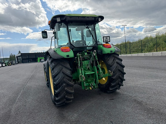 John Deere 5820 13 of 30