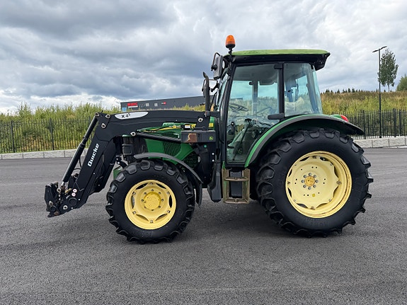 John Deere 5820 6 of 30