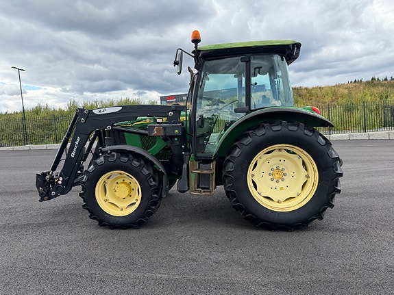 John Deere 5820 7 of 30