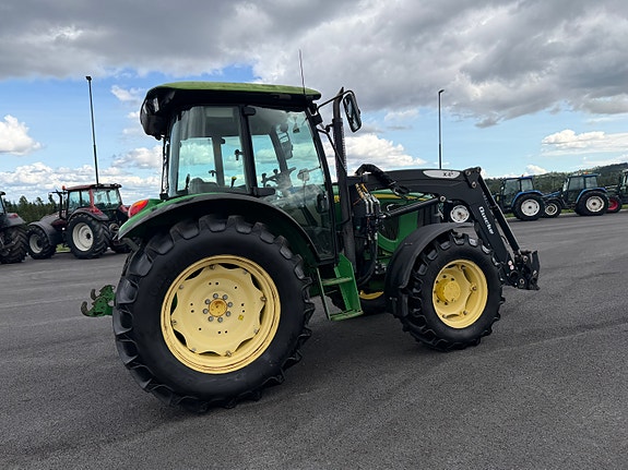 John Deere 5820 21 of 30