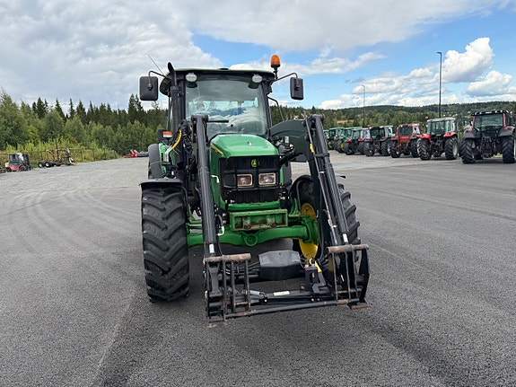 John Deere 5820 30 of 30