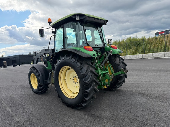 John Deere 5820 11 of 30