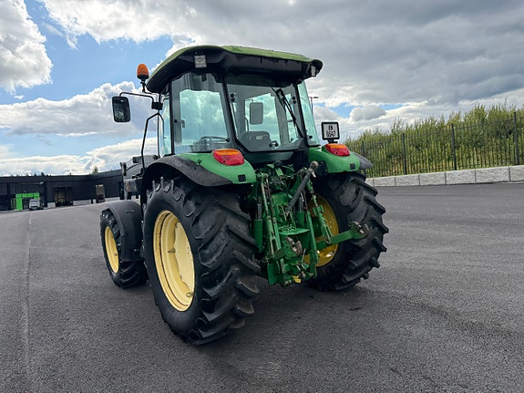 John Deere 5820 12 of 30