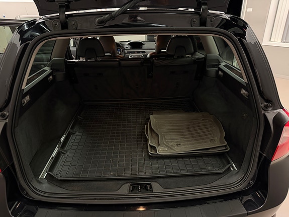 Volvo V70 17 of 24