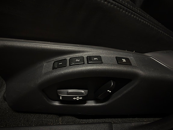 Volvo V70 12 of 24